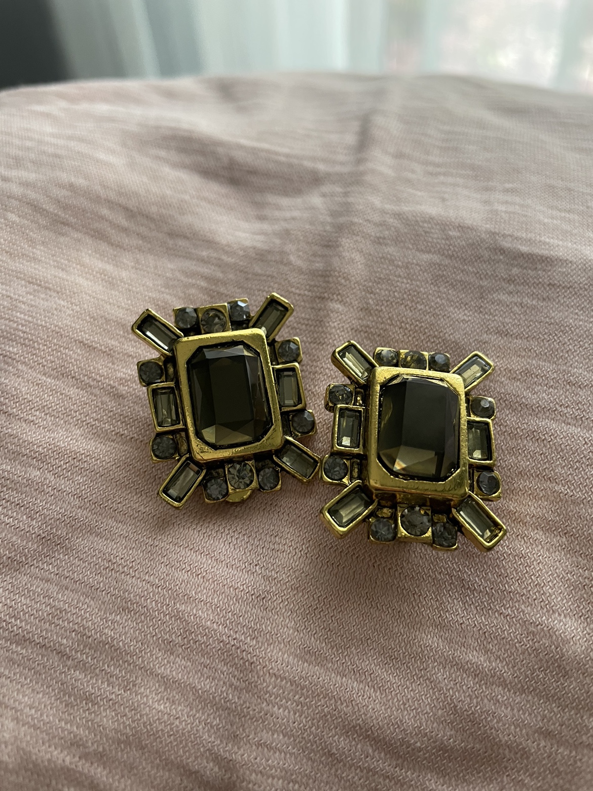 Clips ( earrings) image indicator(3)