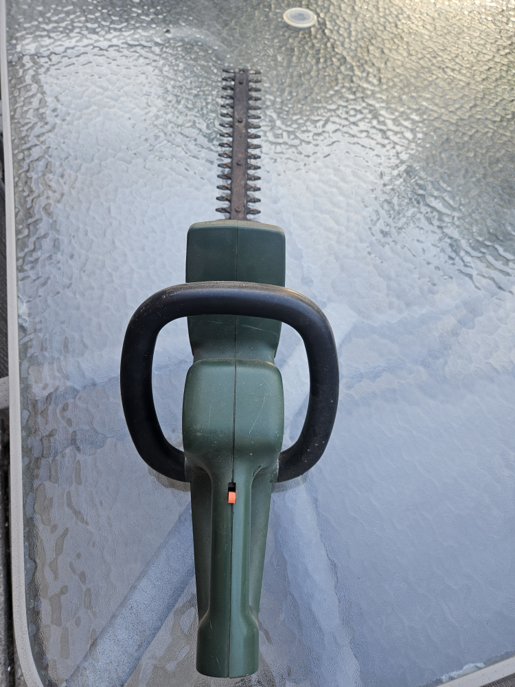 18" Black & Decker Hedge Trimmer