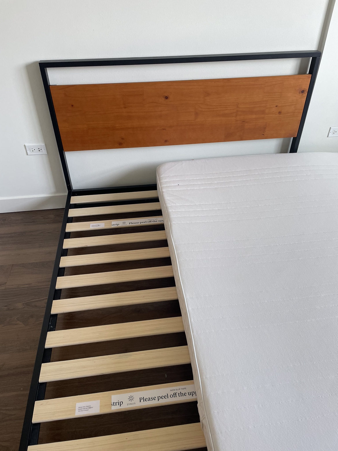 Large wooden bed frame - photo 2