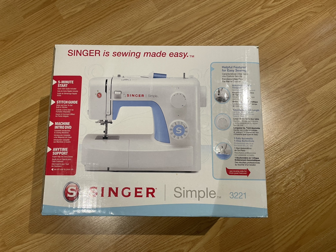 New Singer sewing machine 3221
