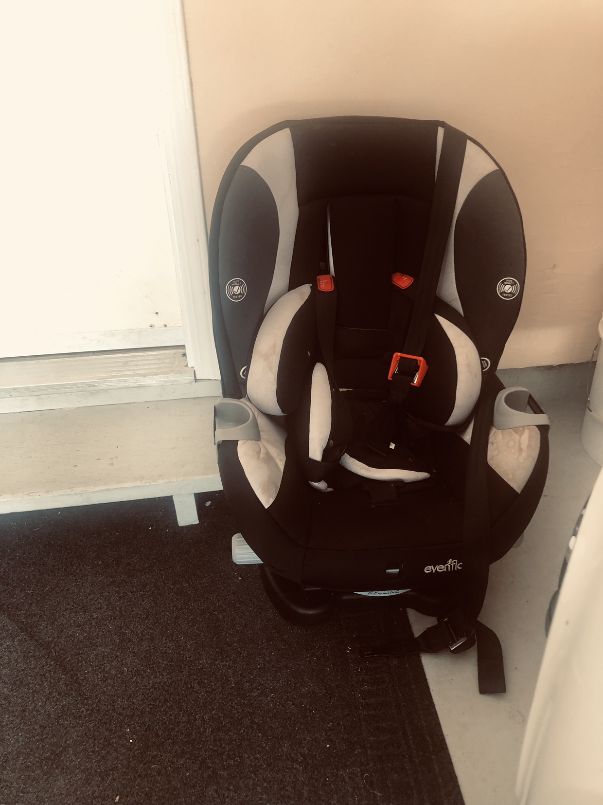 Car seat - photo 2