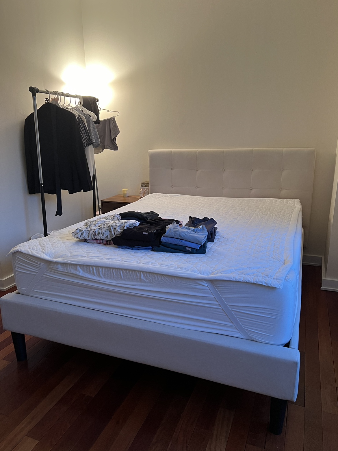 Bed frame + mattress (memory foam) - photo 3