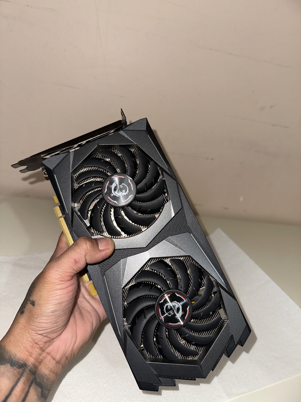 NVIDIA GeForce GTX 1660 SUPER ( MSI )