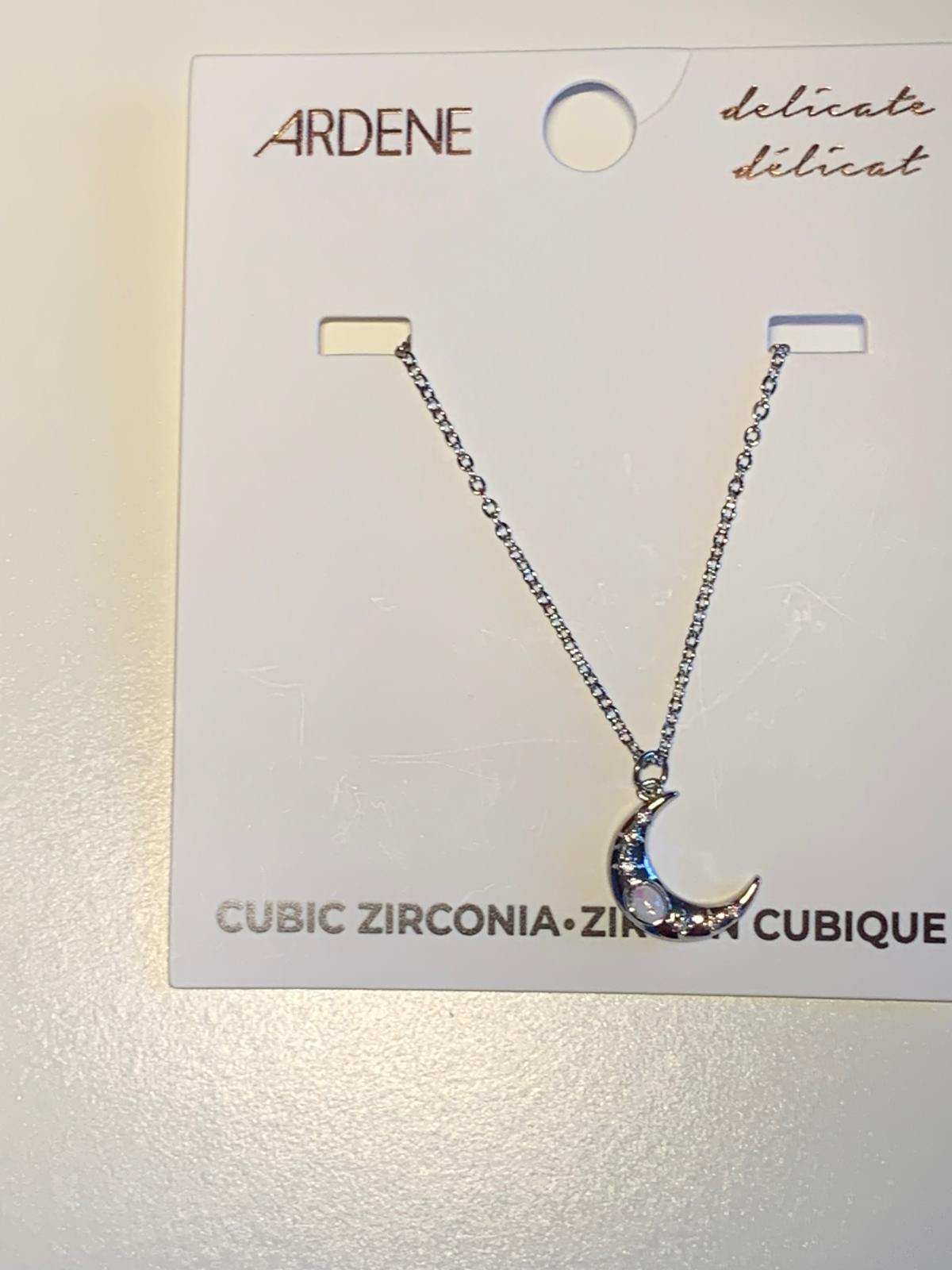 Moon crescent necklace image indicator(2)