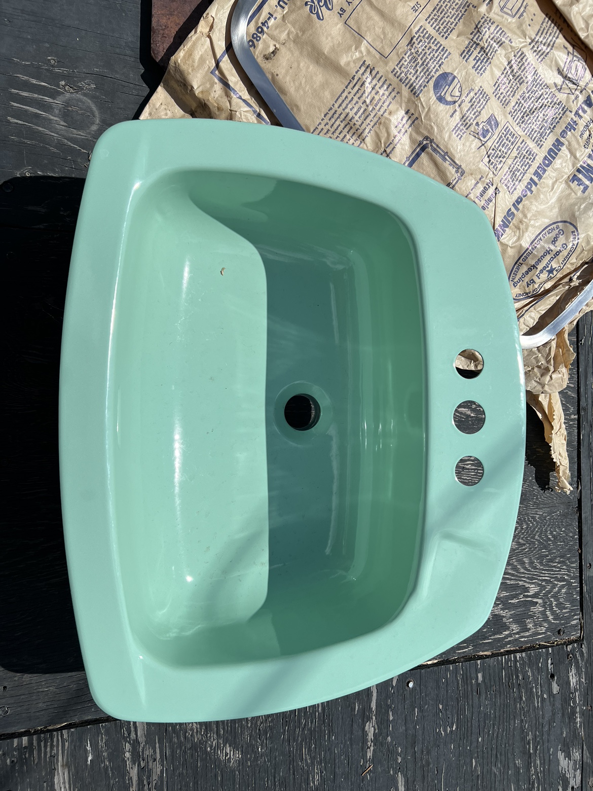 Mint green steel sink