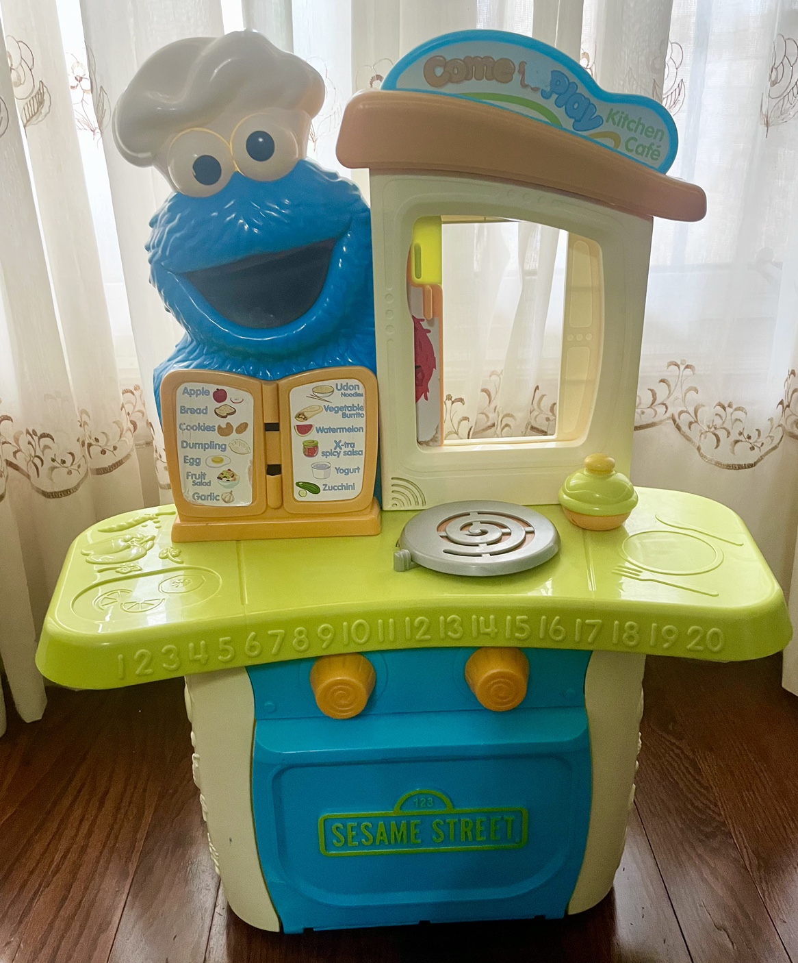 Sesame Street musical/talking play kitchen thumbnail