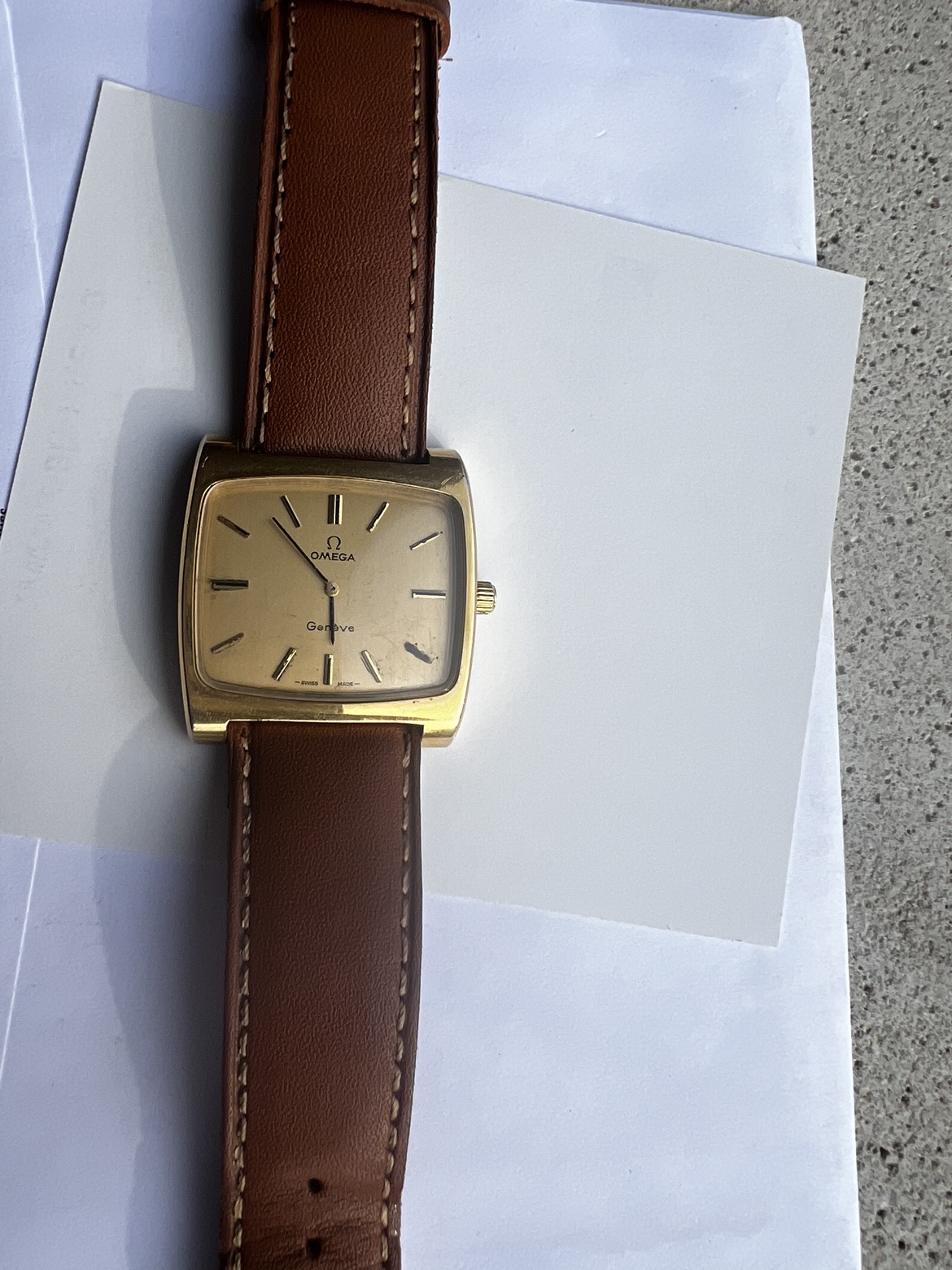 Vintage Omaga Automatic Watch image indicator(3)