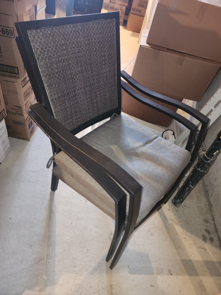 Metal patio chairs with cushion × 2