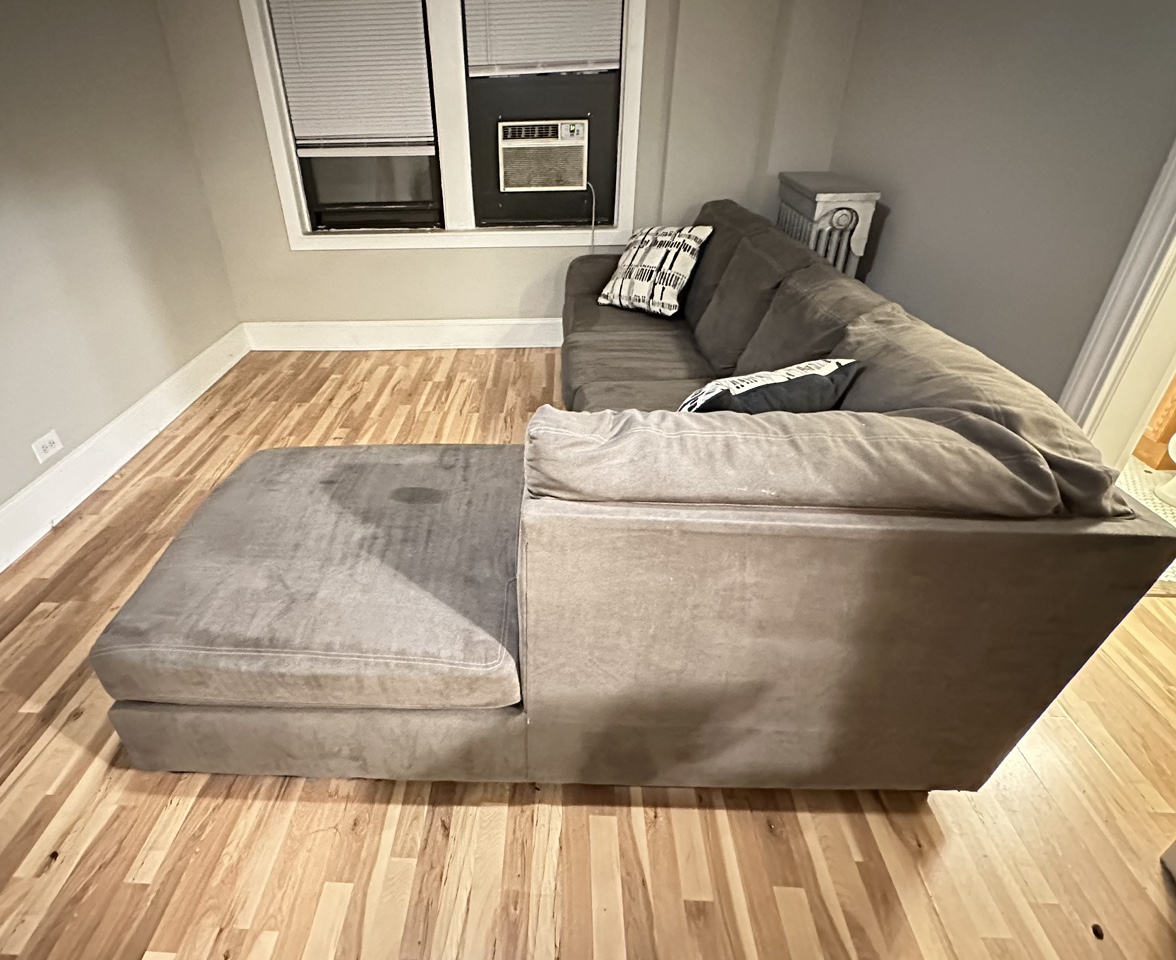 Sectional Couch - photo 2