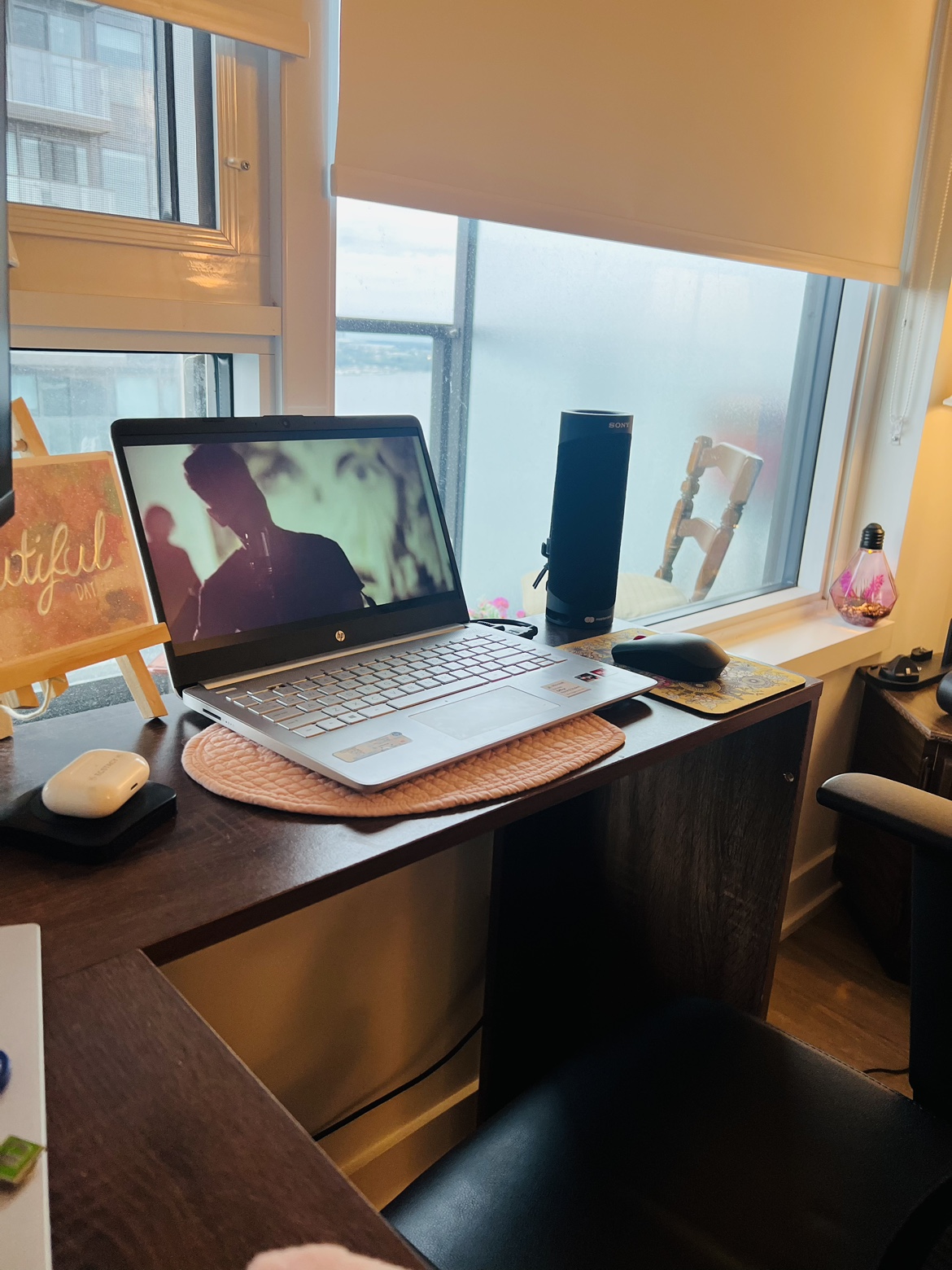 Brown wooden L-shaped office desk - photo 5