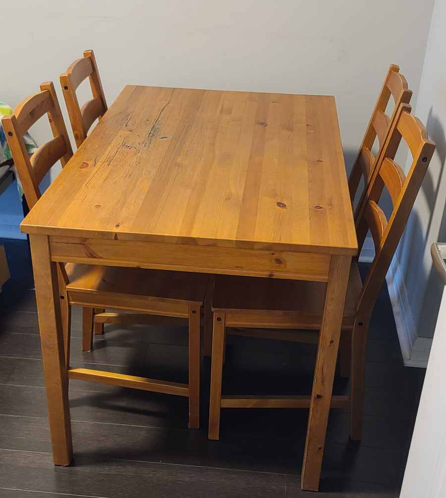 IKEA Dining cum study table with 4 chairs $35 cad - photo 4