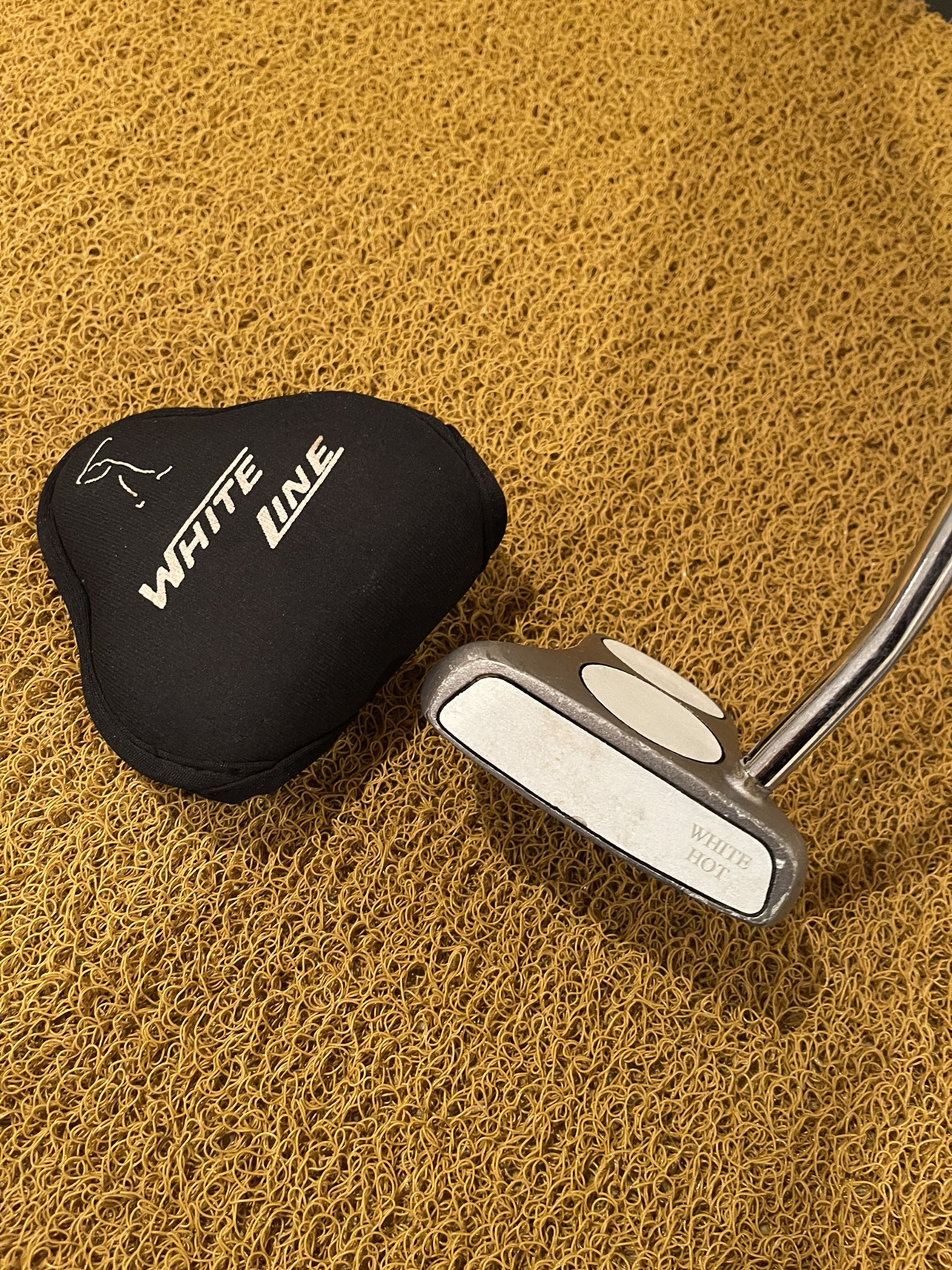 Original Odyssey White Hot 2-Ball Putter 35" Mens Right Handed image indicator(2)