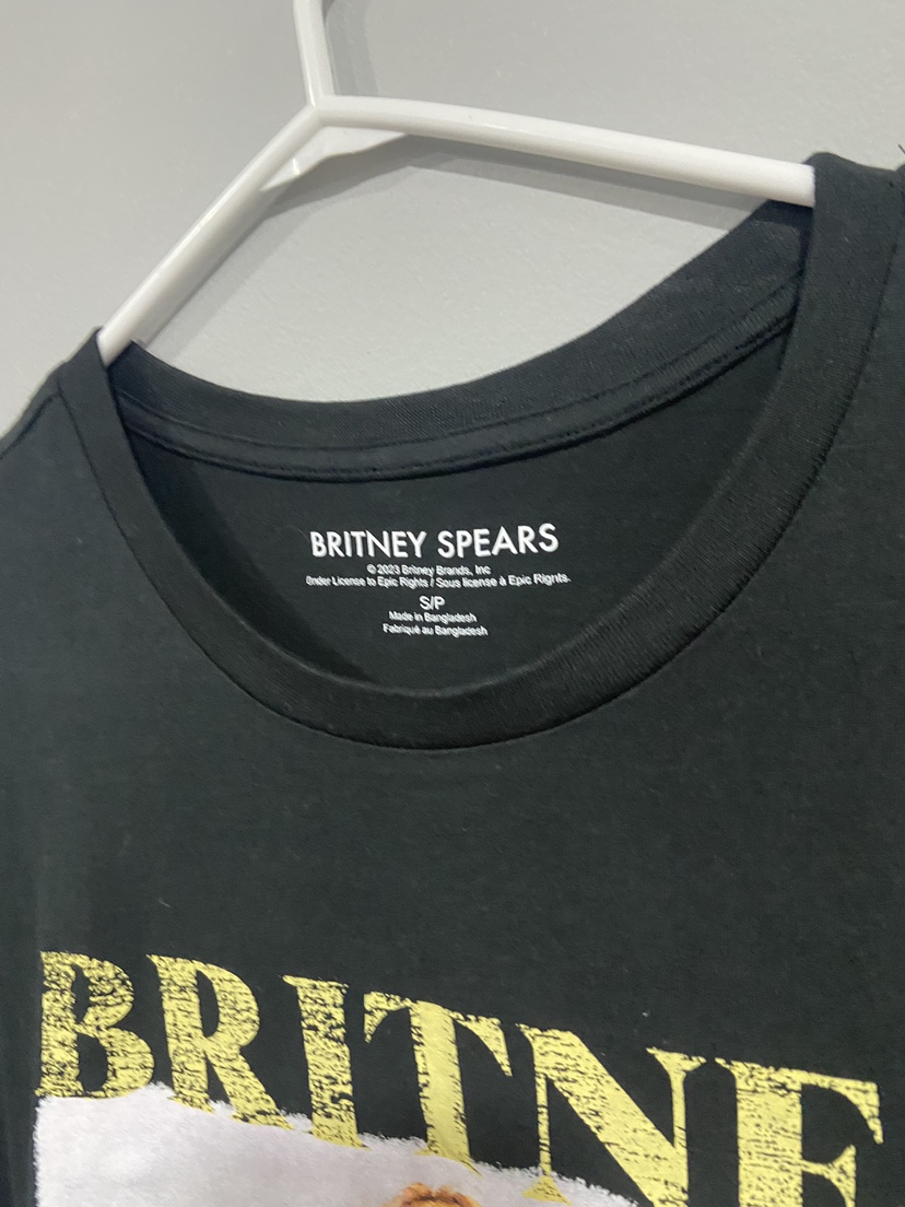 Britney Spears graphic tee New image indicator(3)
