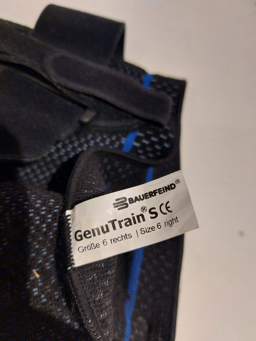 Knee Support/ Brace Right image indicator(3)