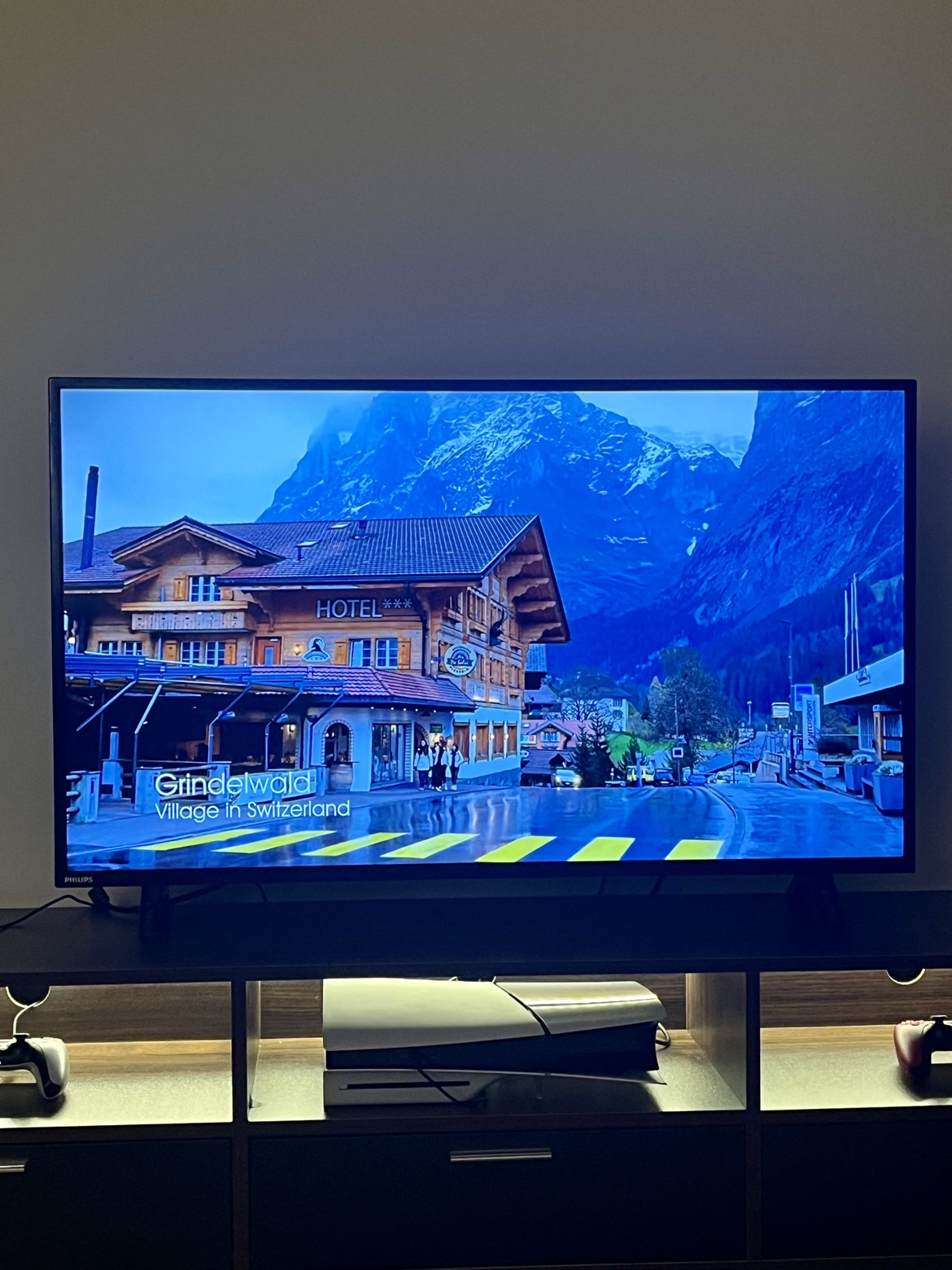 Philips Smart 4K TV - Bubble Packaging Included