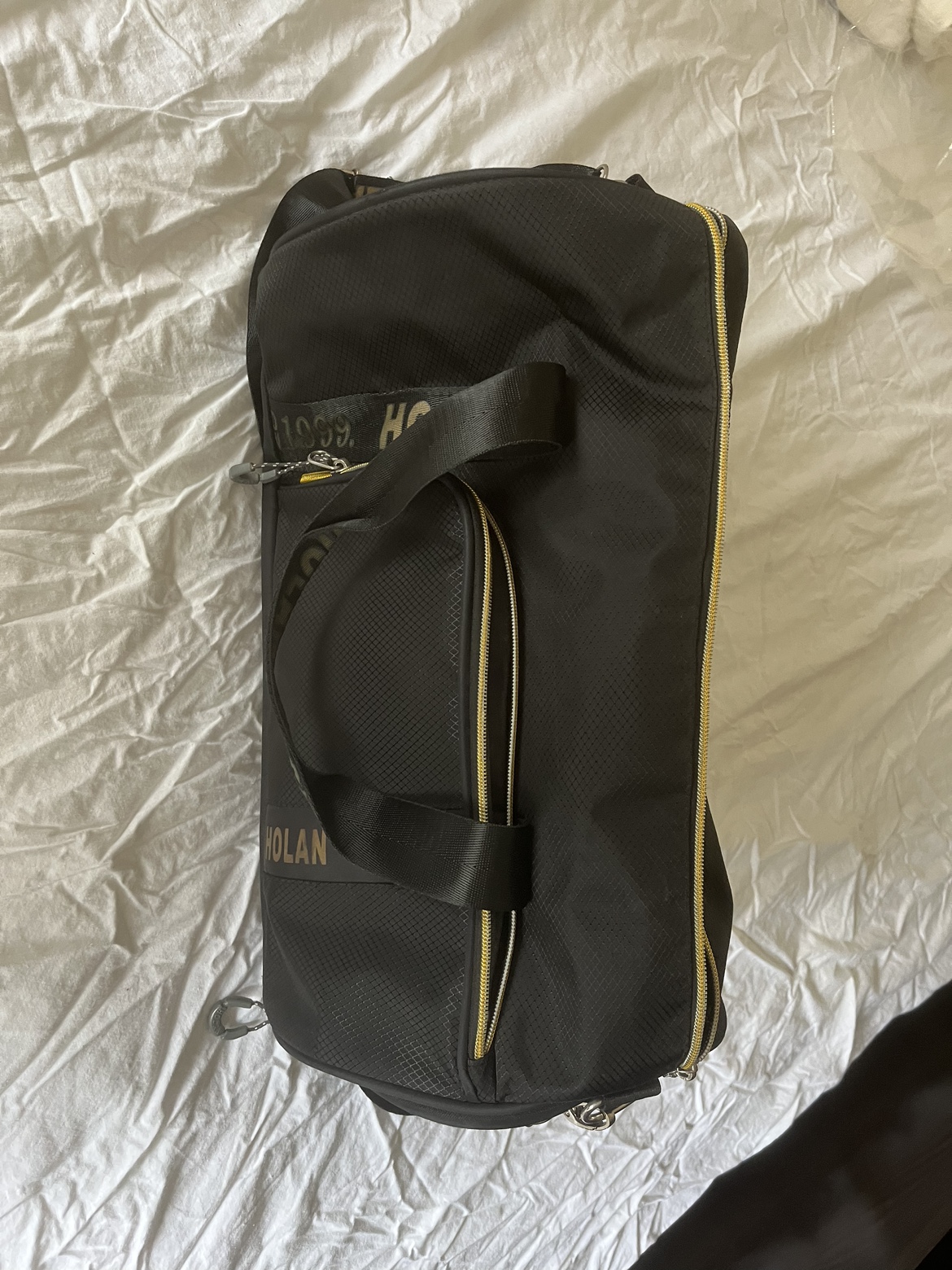 Small cross bag up for grabs *moving* image indicator(3)