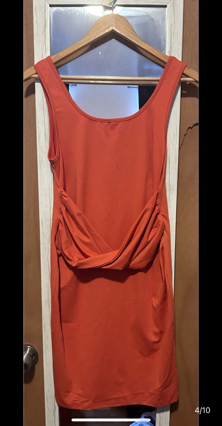 Maternity Dresses and bathing suits image indicator(4)