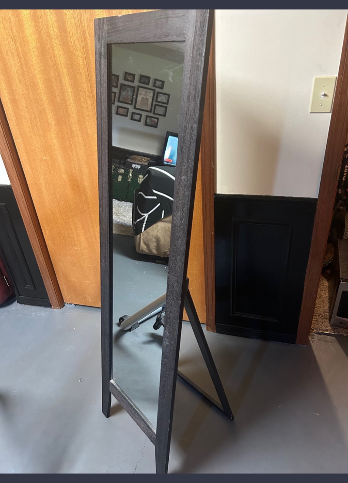 Mirror Stand up