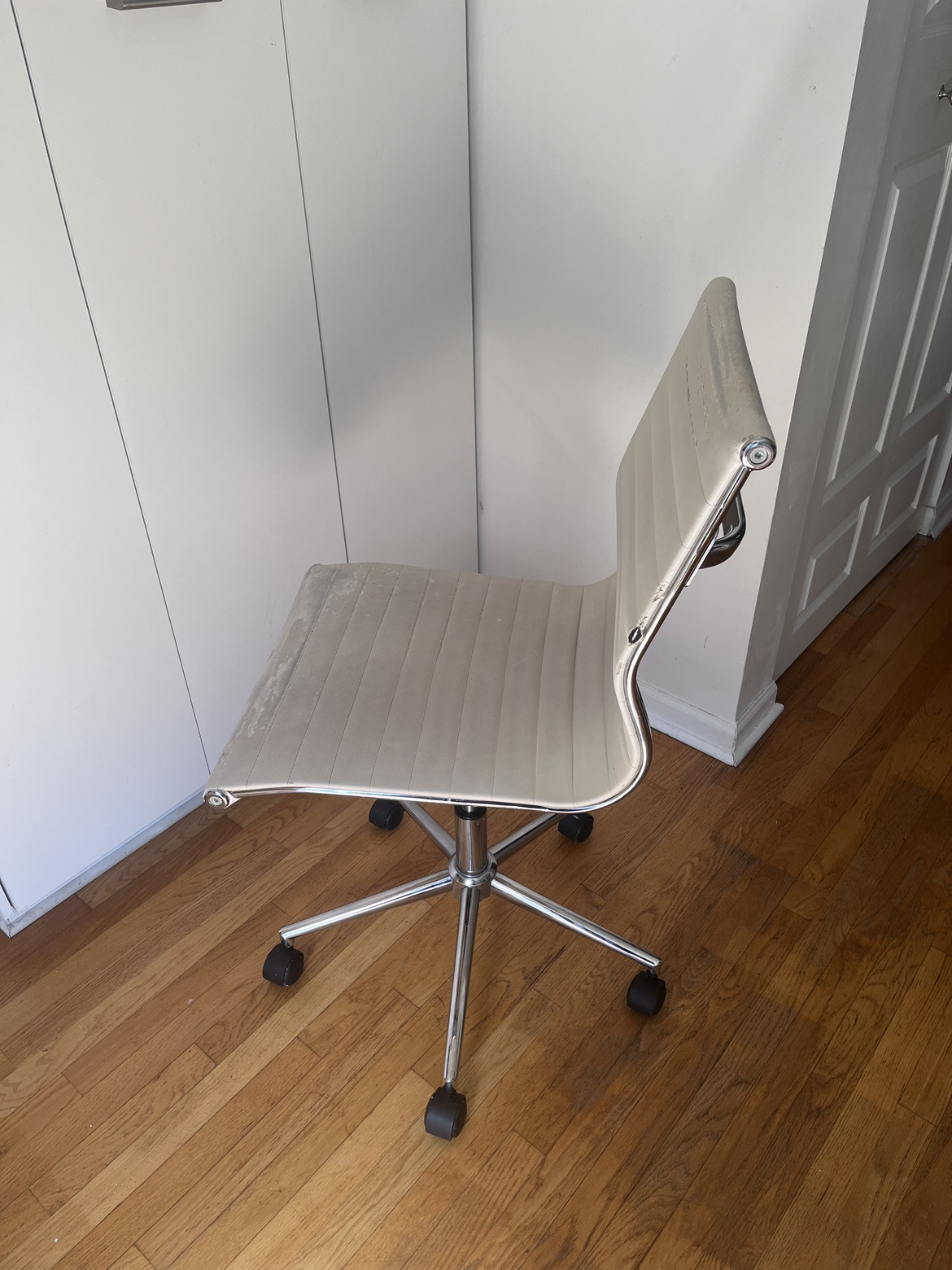 Office chair - photo 3