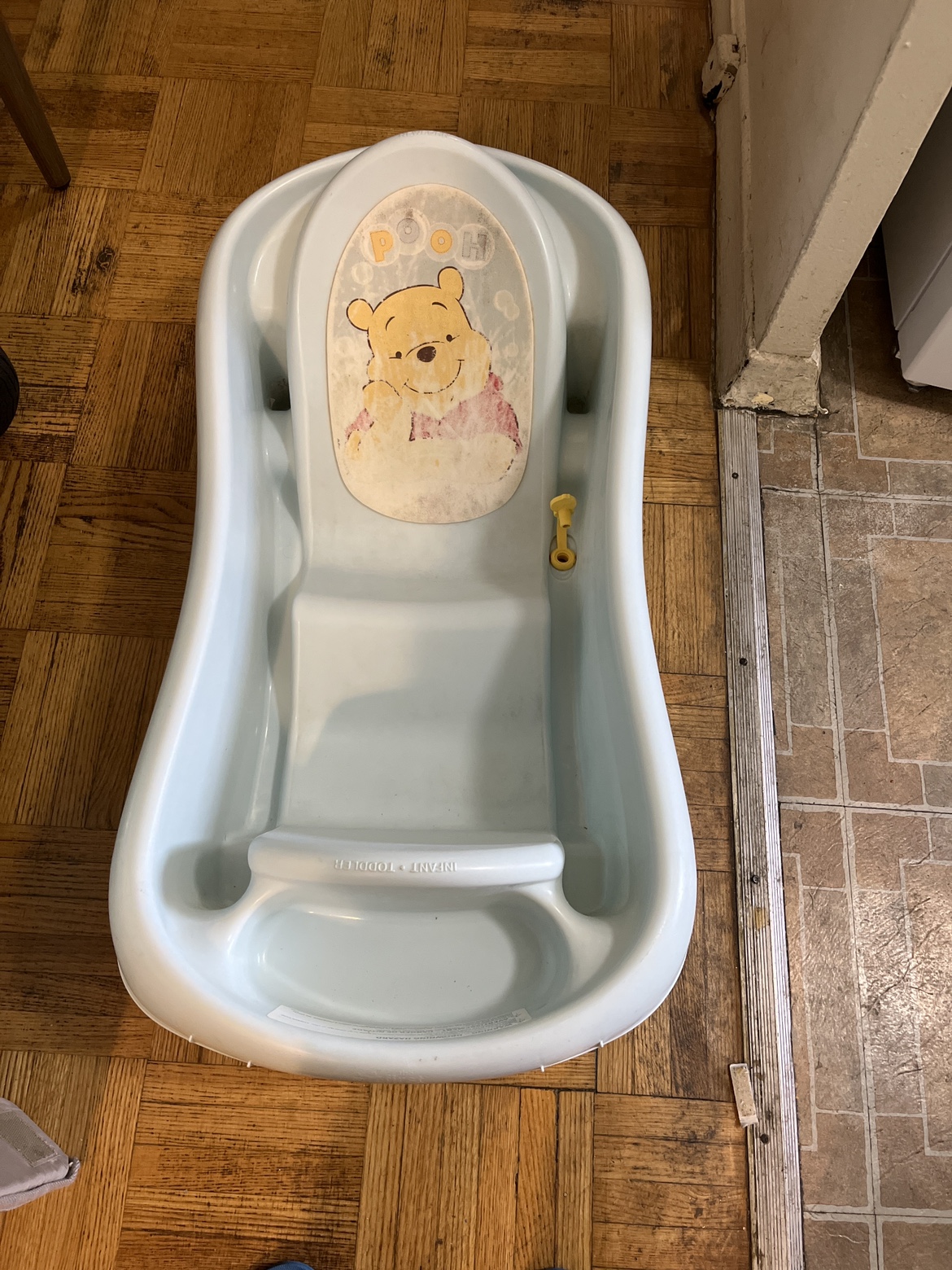 Baby bath tub