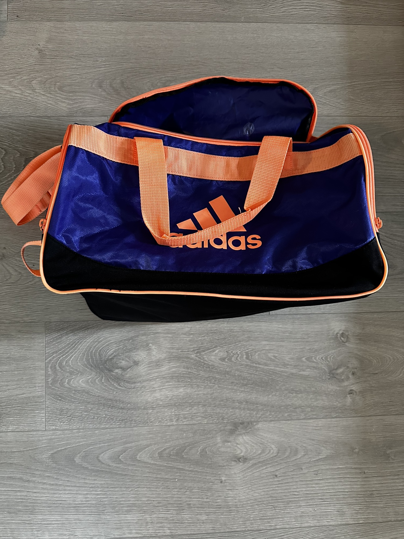 Sports bag thumbnail