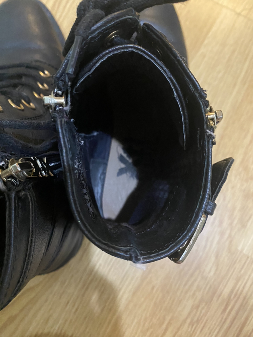 Women’s BLACK ANKLE BOOTS image indicator(10)