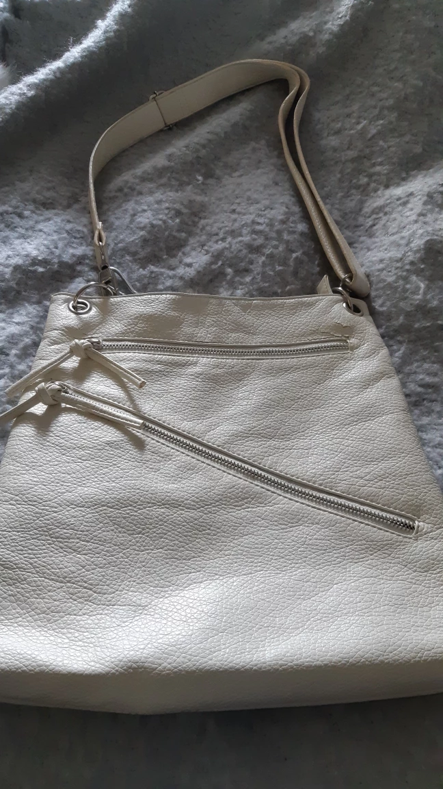 white leather handbag image indicator(2)