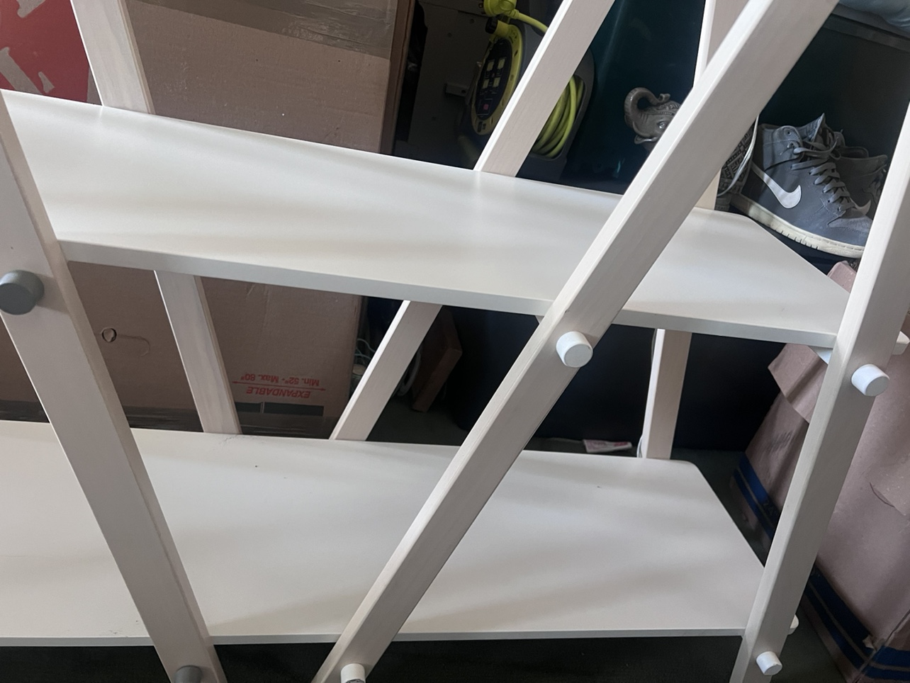 3 Tier White Bookshelf [Used] Color knobs - photo 4
