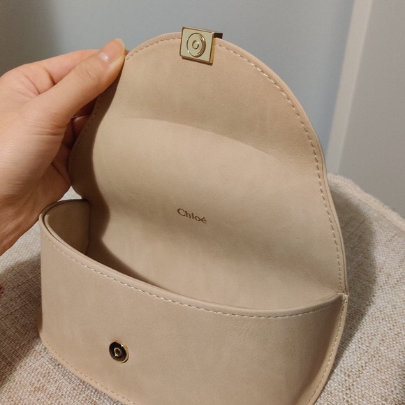 Large authentic sunglasses leather case cream colour image indicator(2)