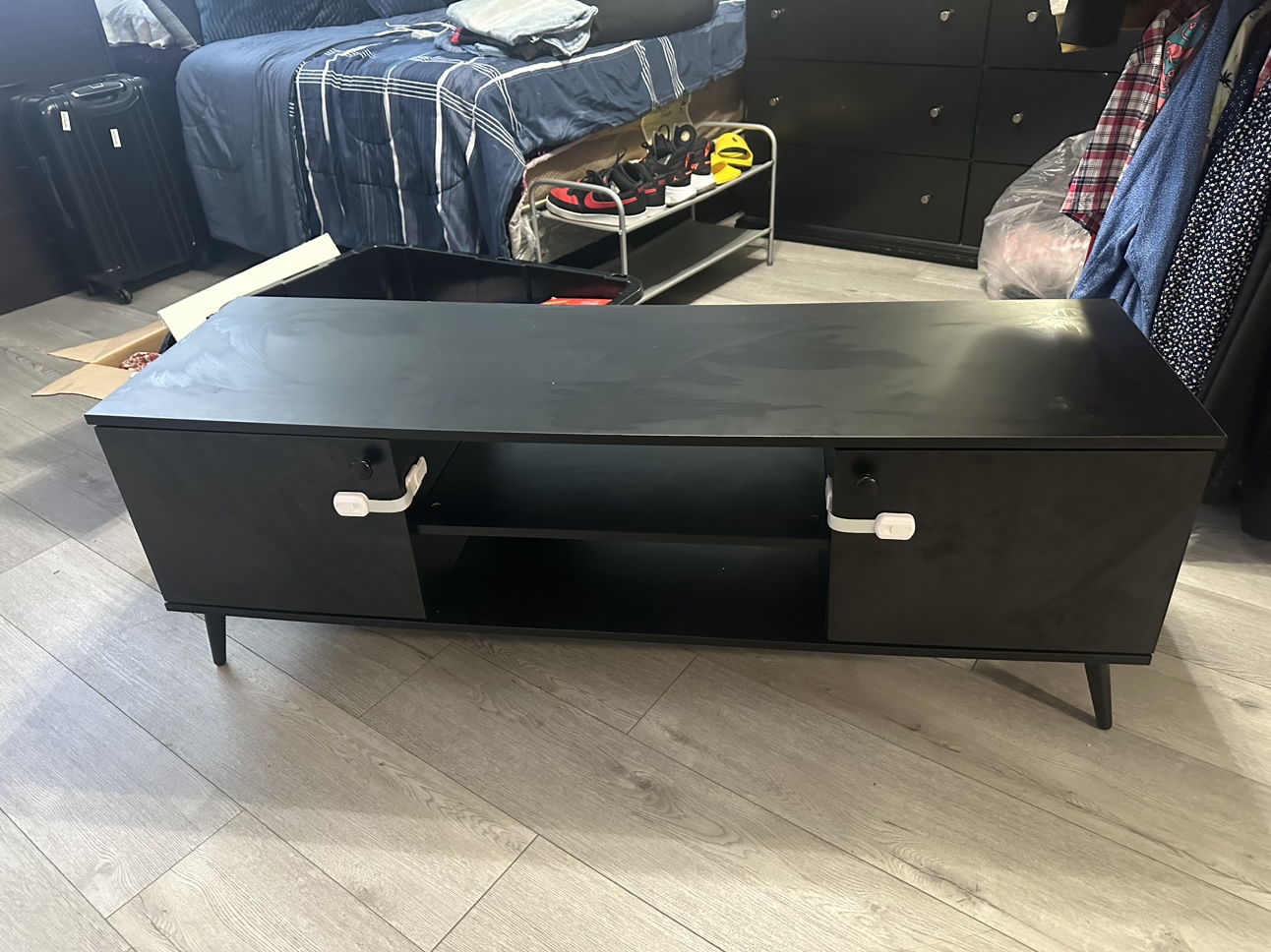 Tv stand up to 65”