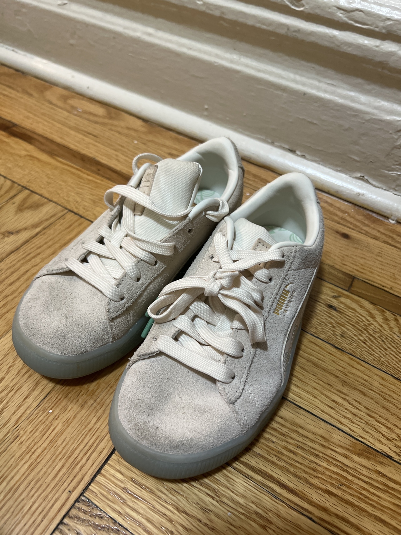 KIDS PUMA SNEAKERS SIZE 2Y