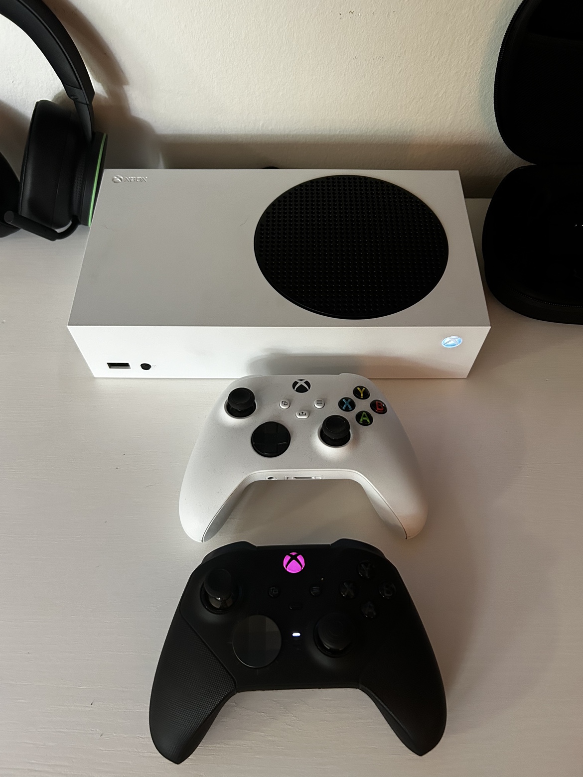 Xbox series S With Pro Controller thumbnail