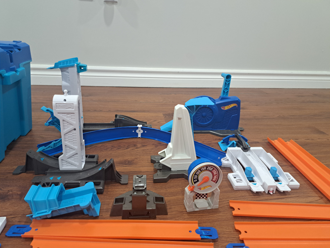 Hot Wheels Jumbo Stunt Box - photo 3