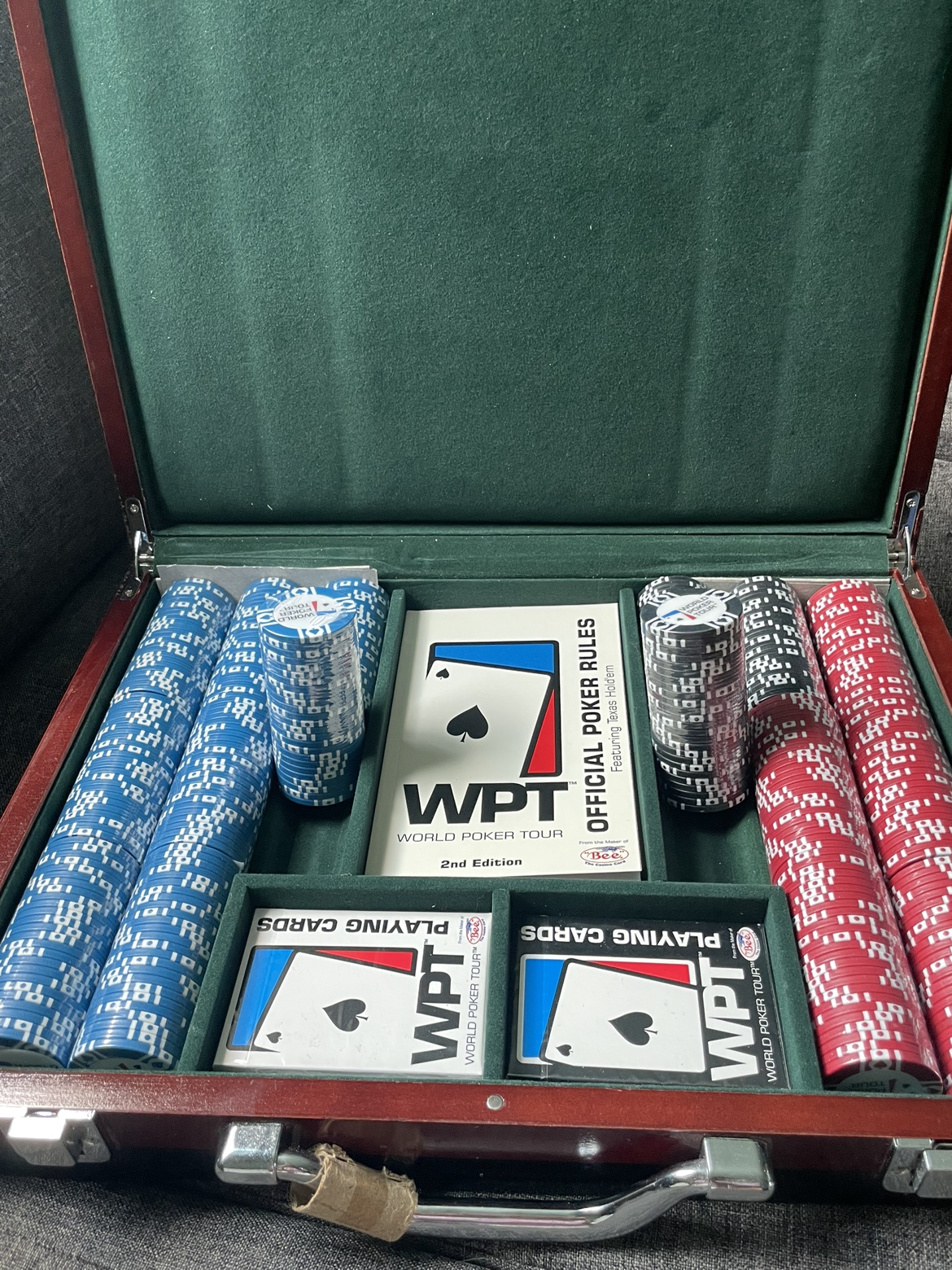 World Poker Tour 400 Poker Chip Set image indicator(2)