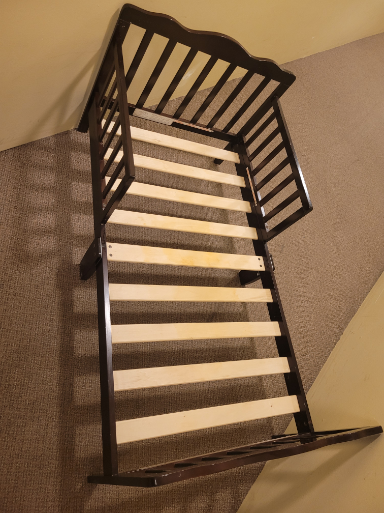 toddler bed - photo 2