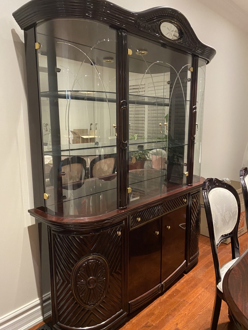 Hutch/Buffet + table + 6 chairs image indicator(3)