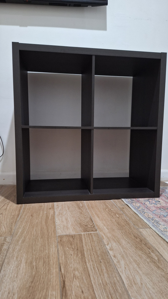 Shelf 4 Cubes