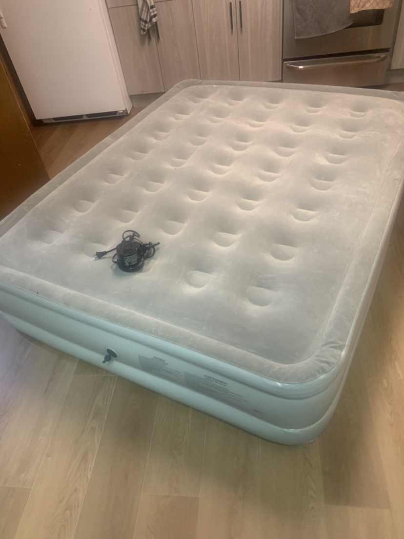 Queen size ear, mattress, double high with air pump