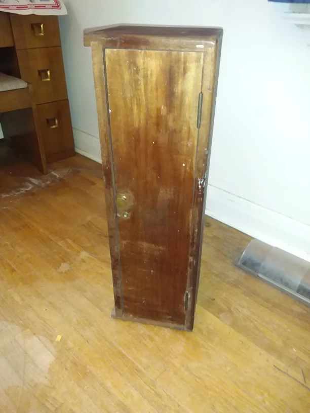 wooden box thumbnail