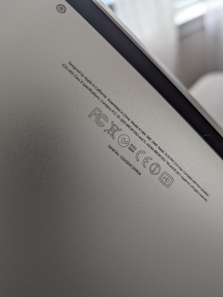 MacBook Air laptop, 13 inch , year 2011 - photo 4