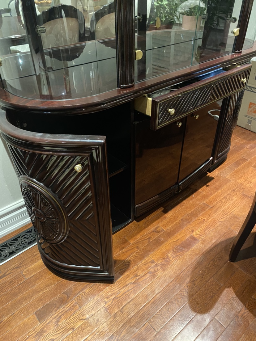 Hutch/Buffet + table + 6 chairs image indicator(4)