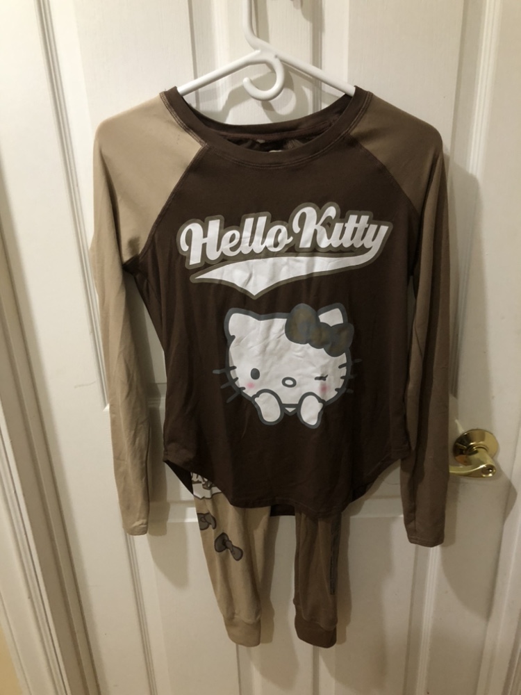 Super Cute Hello Kitty Pajama Set thumbnail