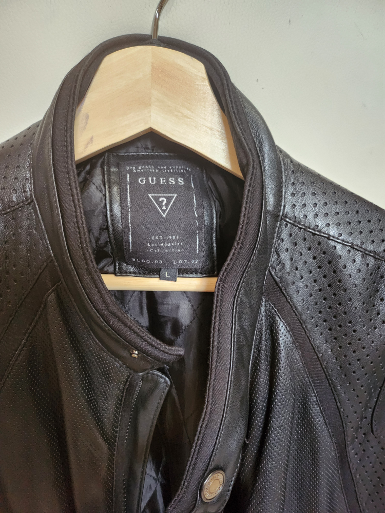 "BINGO"  GUESS jacket🧡; set of MODULUS Vases 🧡;  Rain Jacket 🧡 image indicator(3)