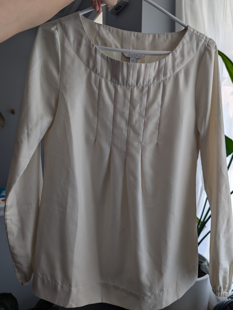 Pure Alfred Sung beige blouse Size XS image indicator(2)