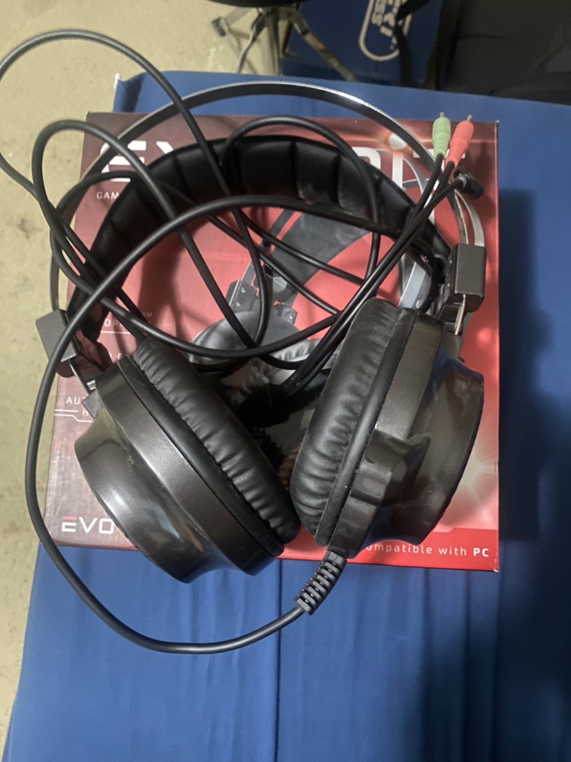 Gaming headset with fixed mic