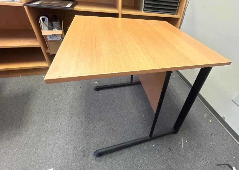 office table - photo 2