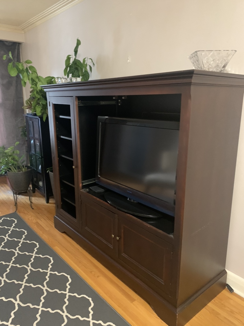 Solid wood Entertainment Unit image indicator(2)