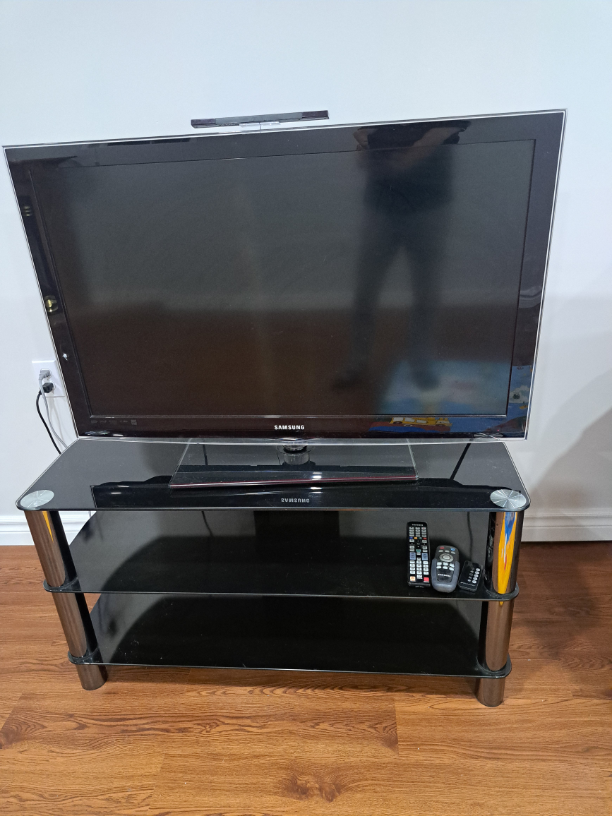 TV Stand-Glass