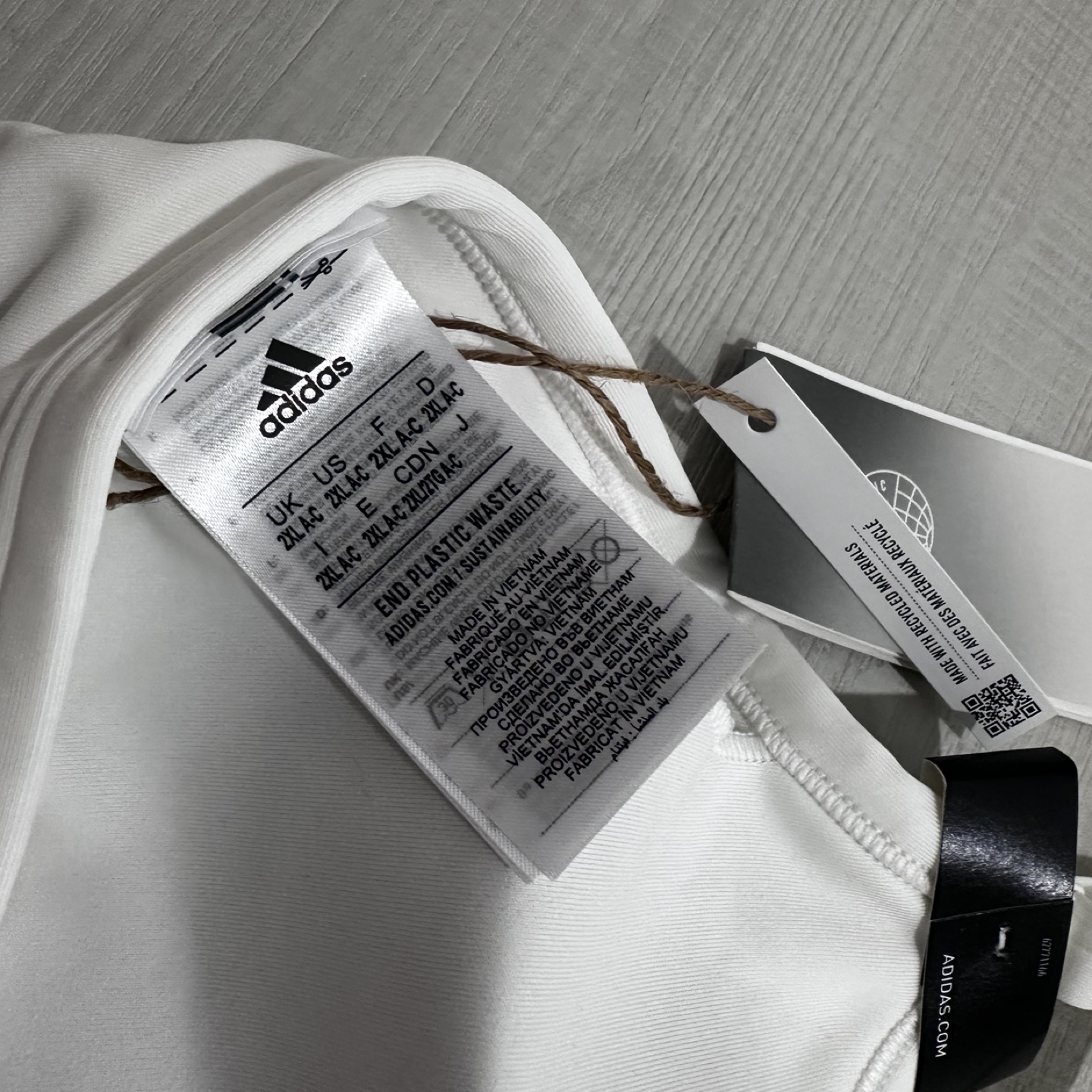 NWT Adidas Aeroreact Training Light Support Bra in White image indicator(7)