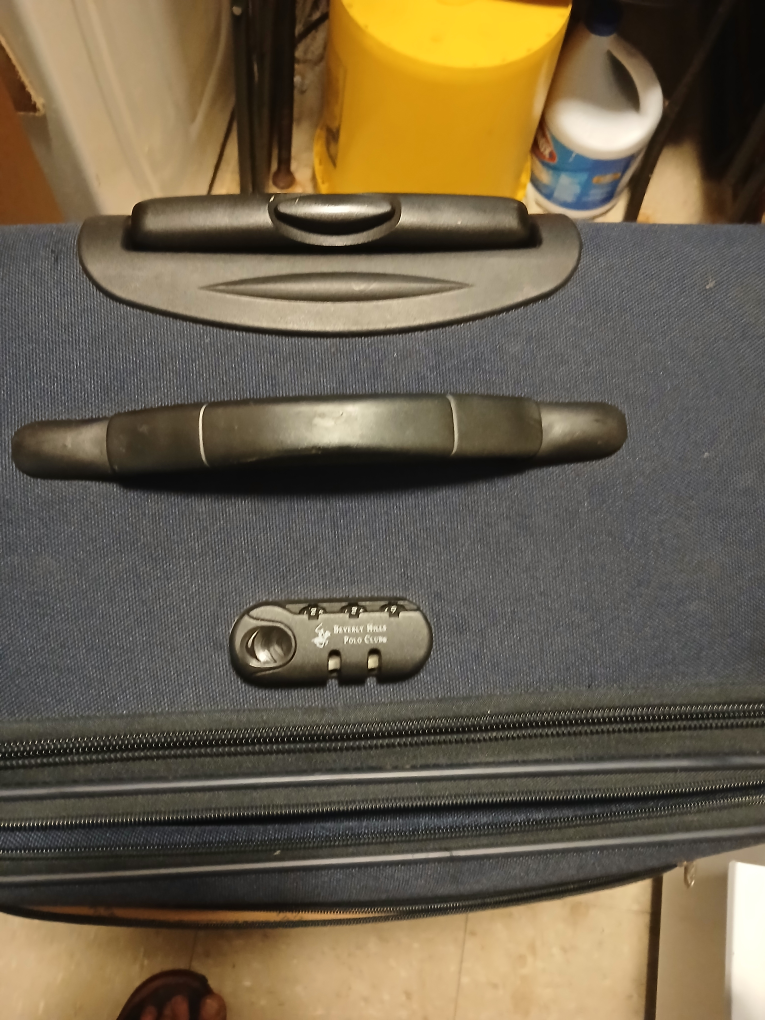 Beverly hill Is large luggage - photo 5